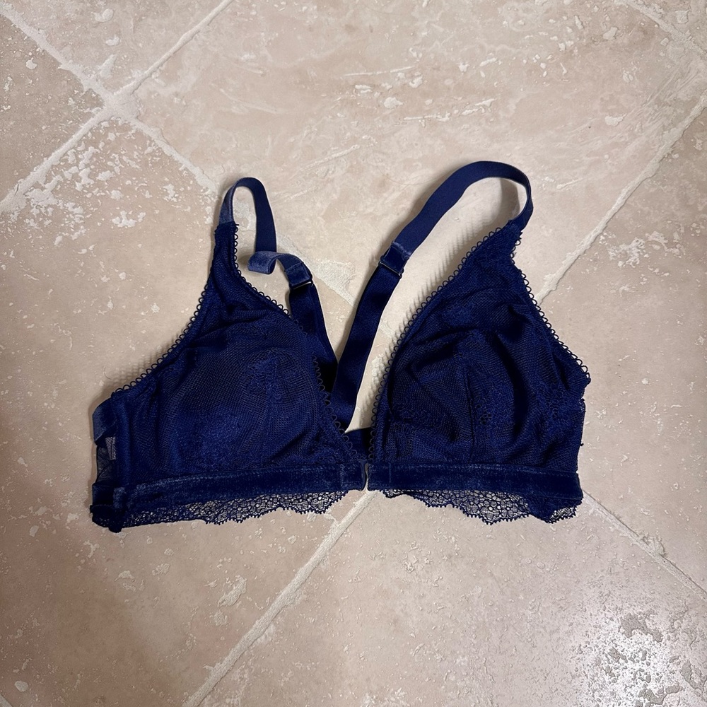NEW Victoria Secret Bralette size SMALL